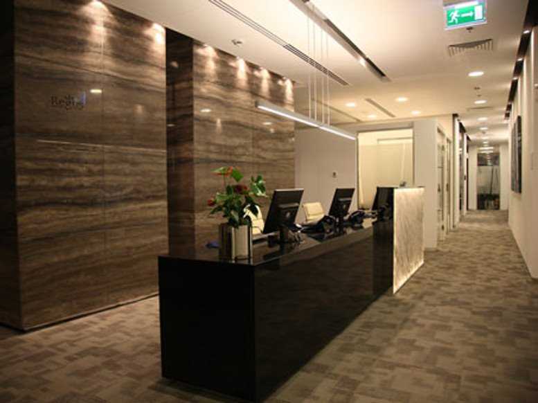 Standard Chartered Tower – Reception